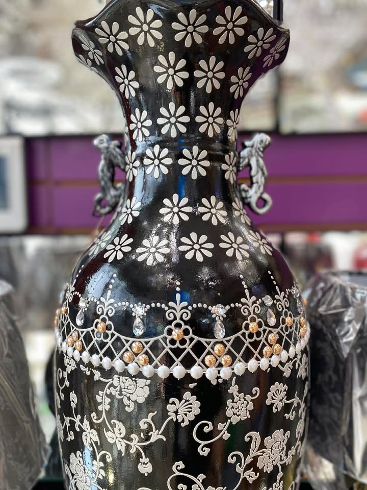 Black Silver Flower Design Vase